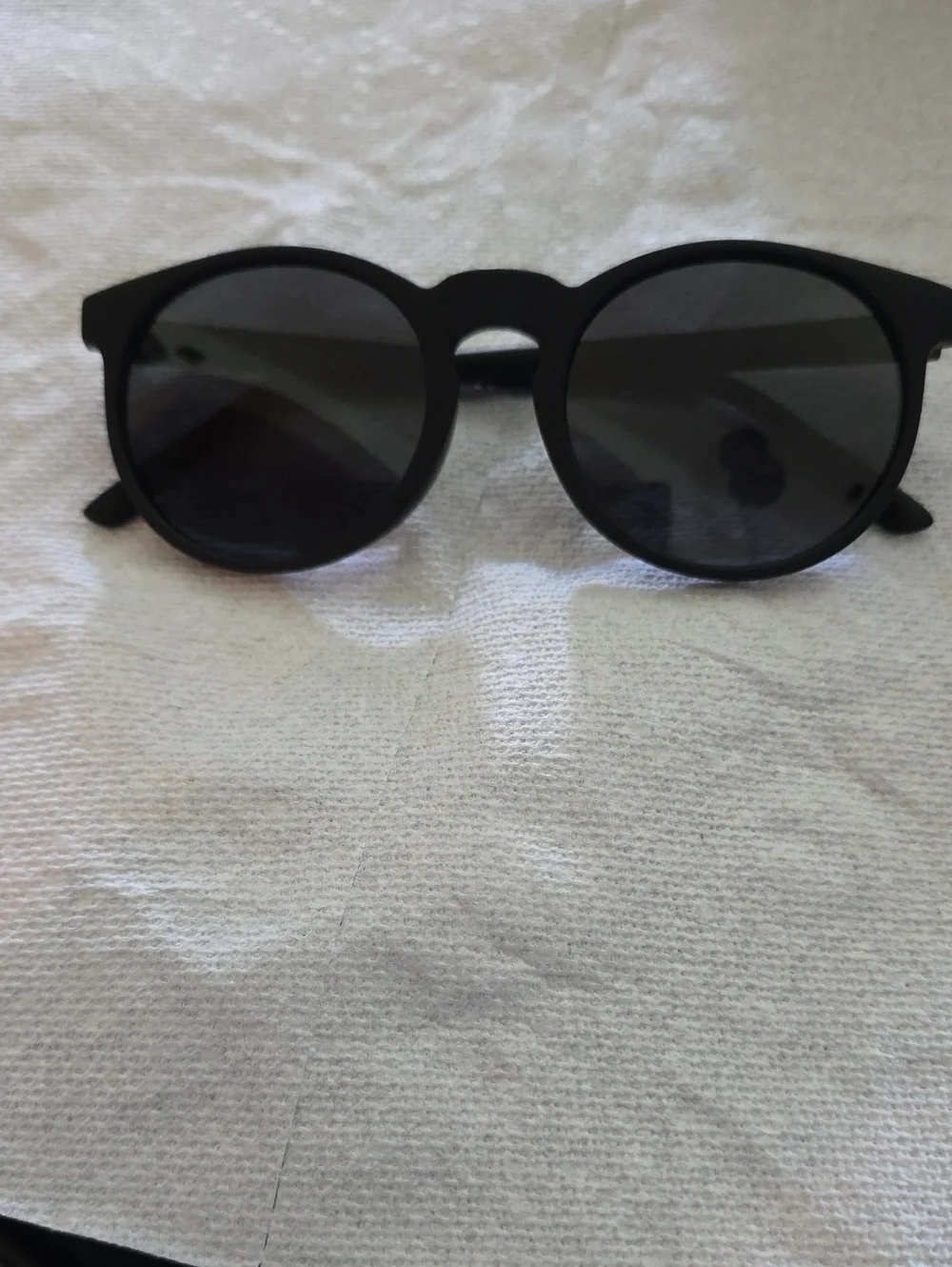 Black Round Sunglasses - It’s Not Black It’s Obsidian